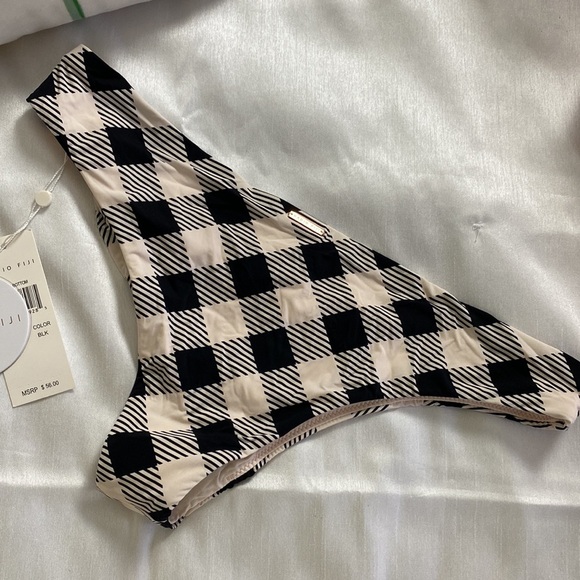 Radio Fiji Bikini Bottom - Picture 4 of 6